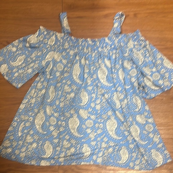 MELLODAY Blue and Cream Paisley Top - Picture 10 of 12